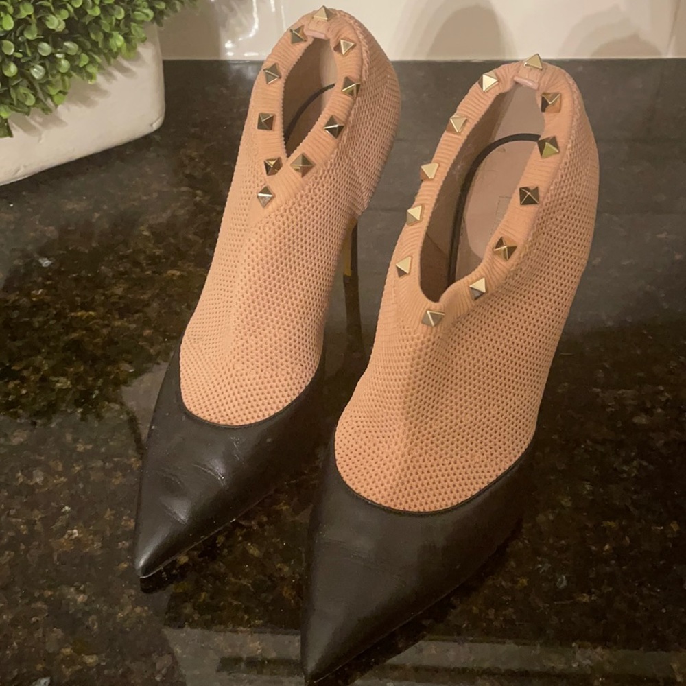 Gorgeous Valentino Black and Tan shoe booties.